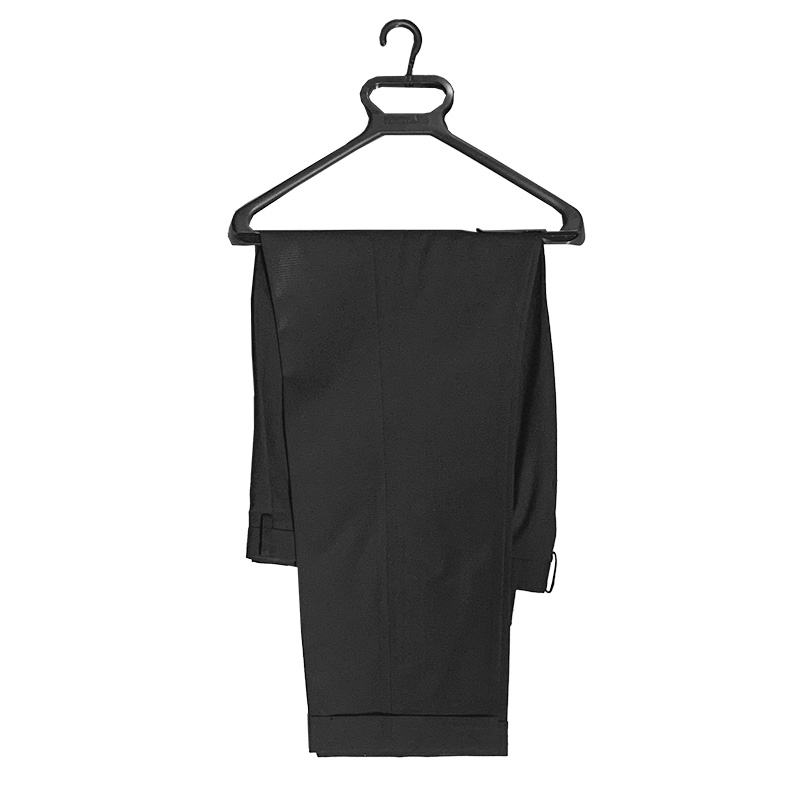 この際、ズボンはこのようにキャリーハンガーに吊るします。