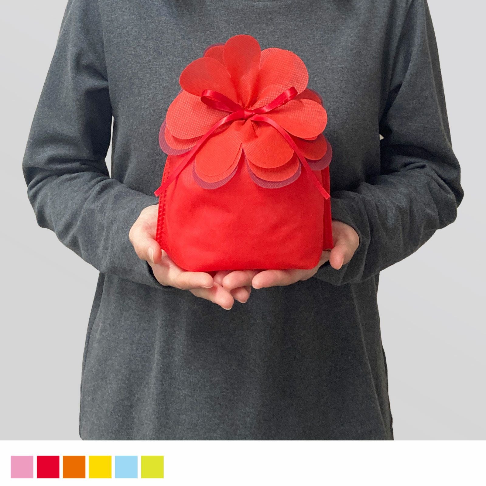 華やか仕上げの花型巾着袋