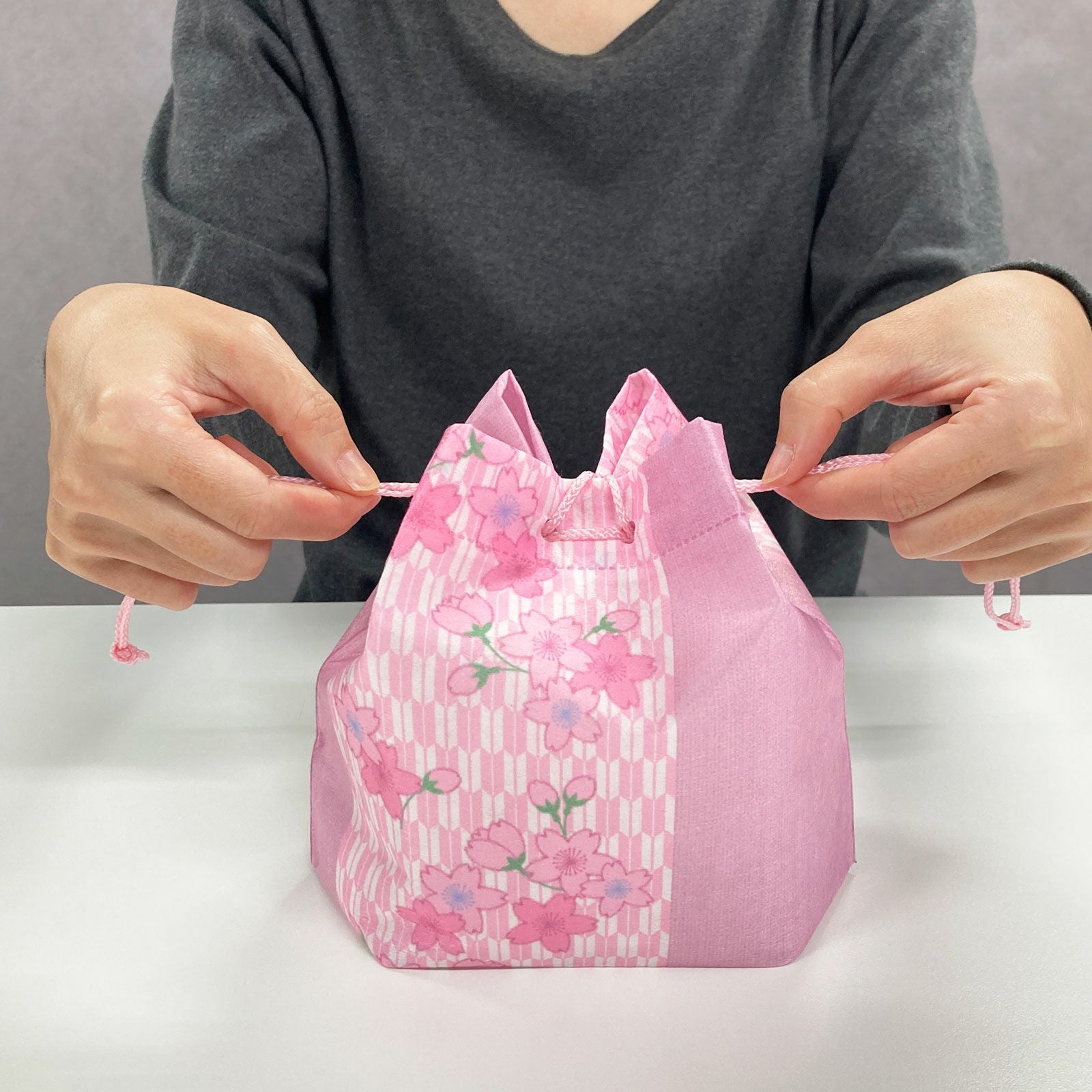 信玄袋 さくら矢がすりFP 20枚入～｜不織布ギフト包装資材の仕入れ通販