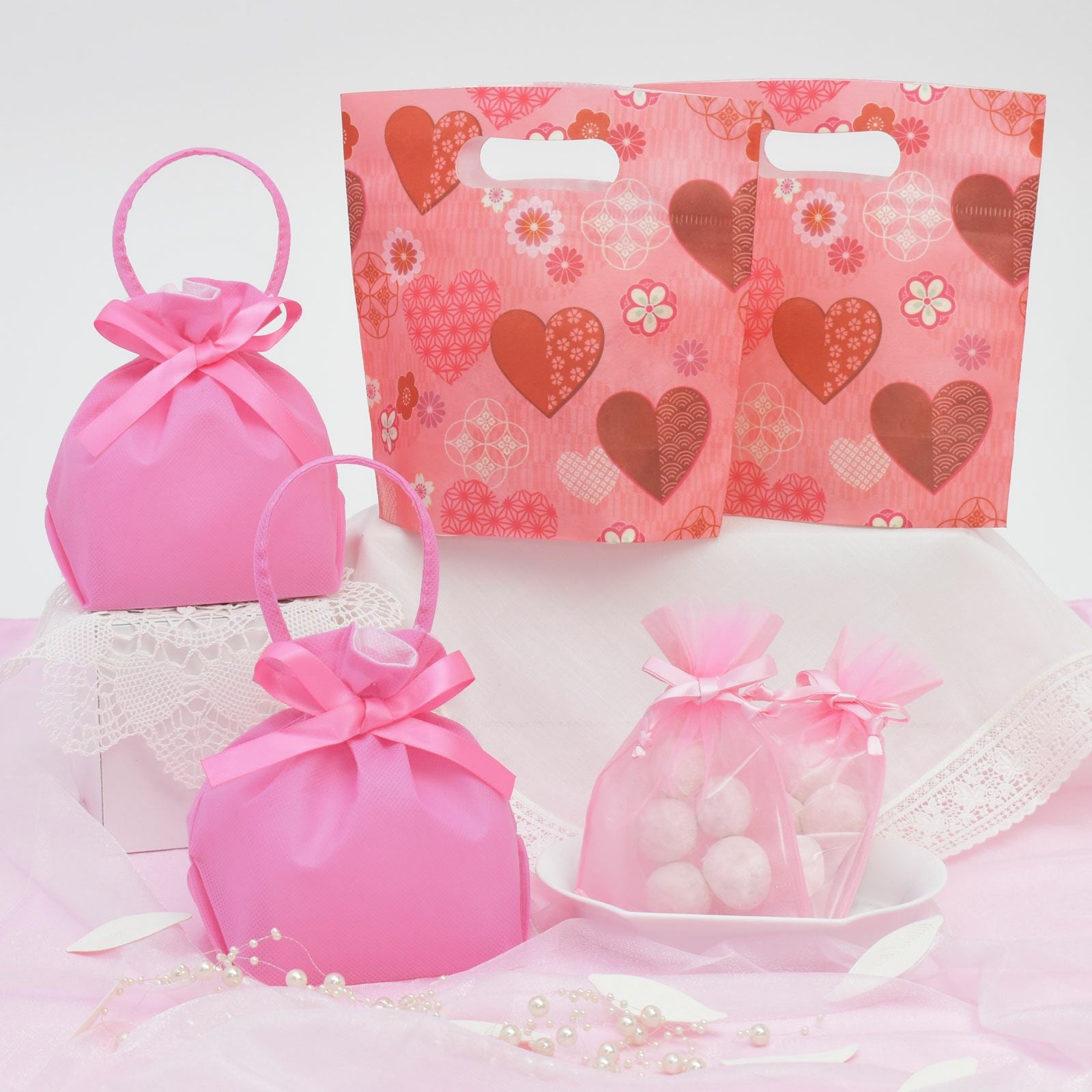 結婚式や披露宴にぴったり！華やかで上品なプチギフトセット