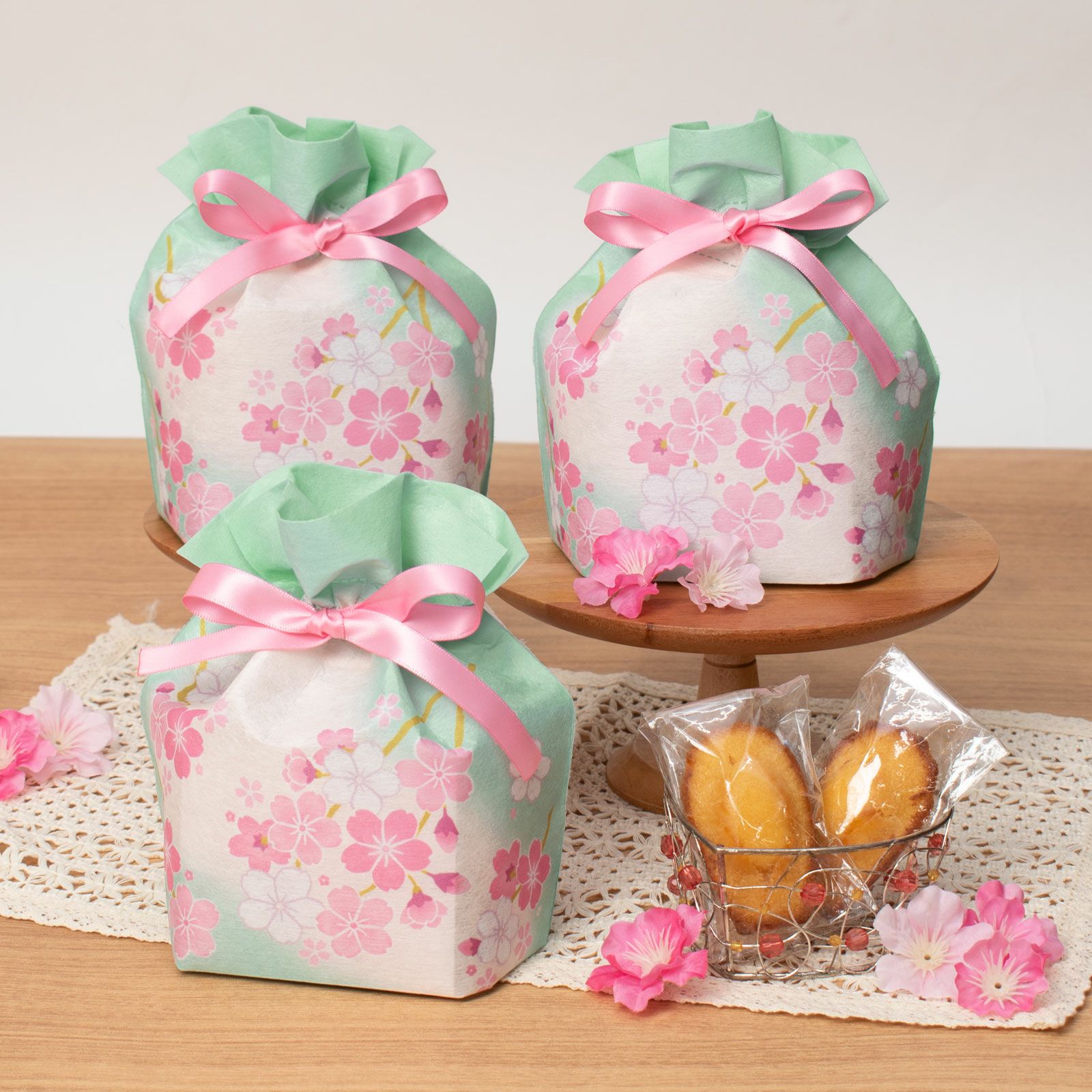 【春ギフト】巾着（特小）桜びより柄｜不織布ラッピング袋｜20枚入～