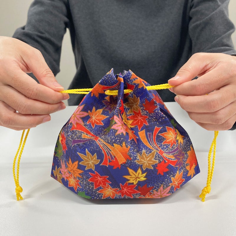 ラッピング｜【秋ギフト】三角巾着　紅葉柄｜不織布ラッピング袋｜20枚入