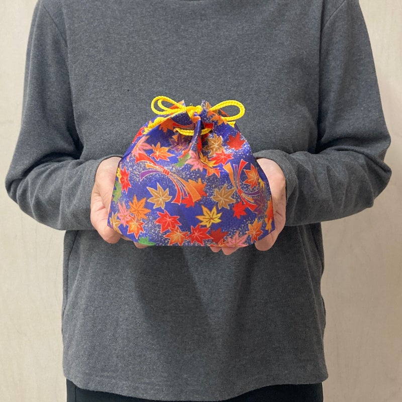 ラッピング｜【秋ギフト】三角巾着　紅葉柄｜不織布ラッピング袋｜20枚入