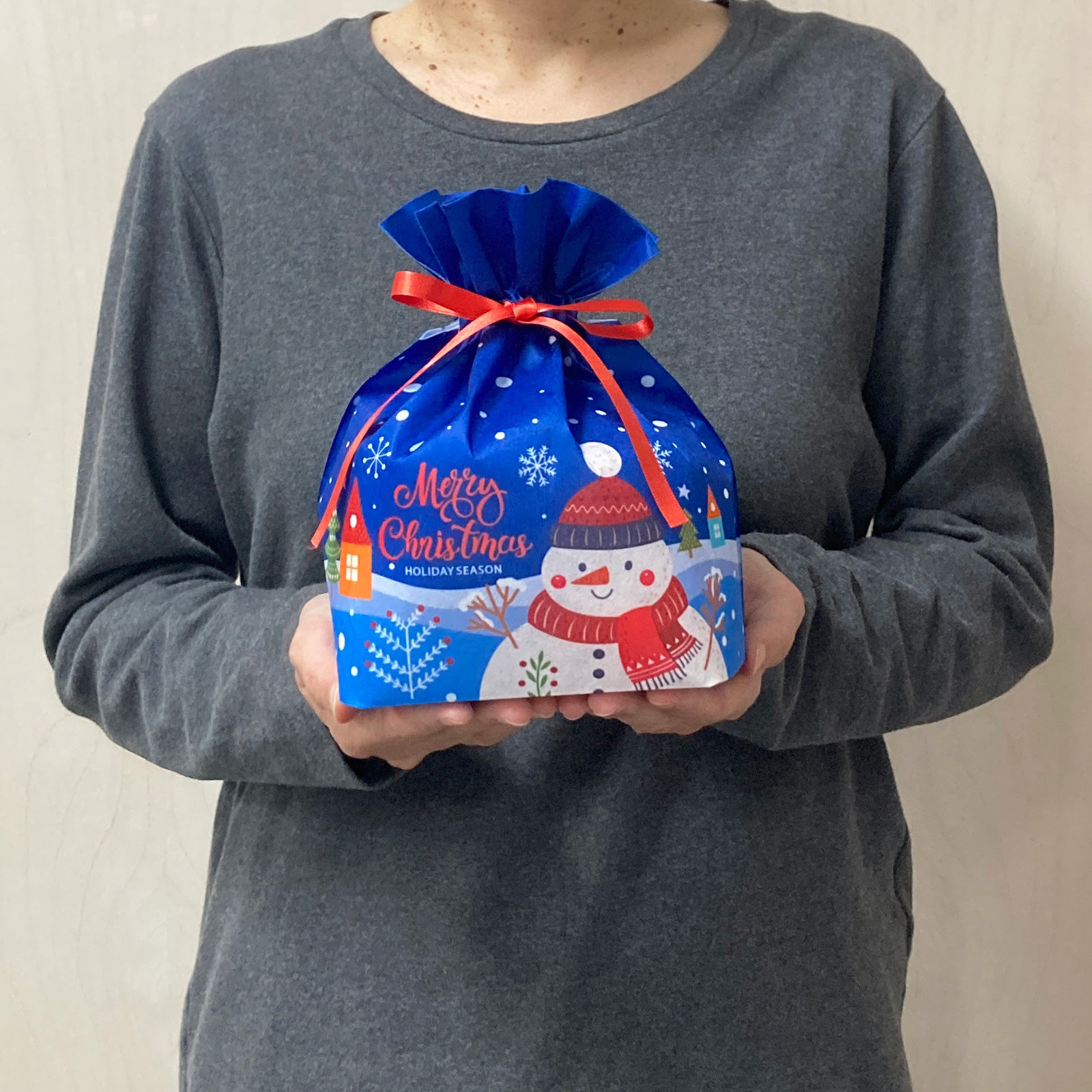 クリスマス 巾着小 スノーマン柄|不織布ギフト包装資材の仕入れ通販 クリスマス 巾着小 スノーマン柄|不織布ギフト包装資材の仕入れ通販